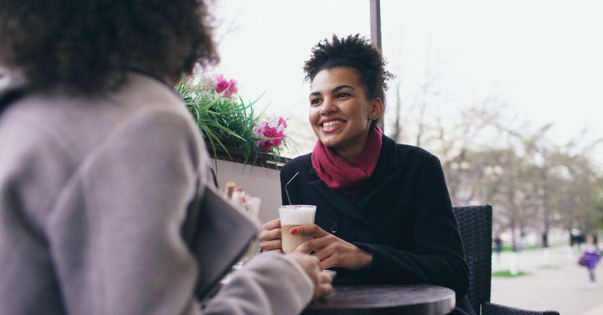 Hebrew Small Talk: 15 Phrases for Strangers, Coffee Shops, and Cabs